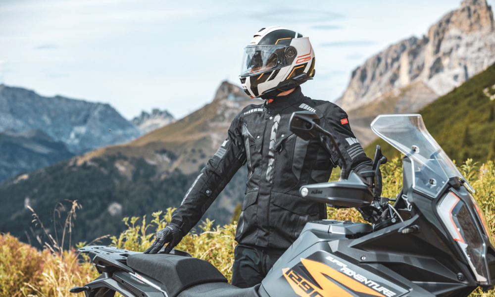 schuberth-c5-tablet_uid_6177b4d1b5e83